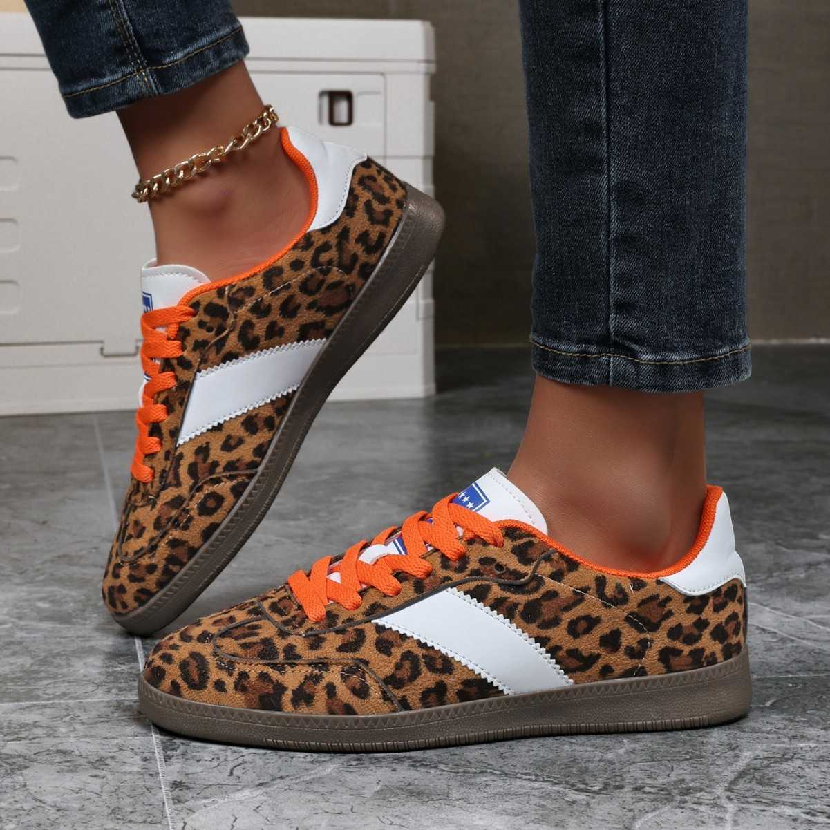 2025 Summer-Autumn Leather Dechen Shoes with Leopard Pattern, Casual Flat Soled Shoes for Leisure, Lightweight Travel Shoes, Sporty Women's Shoes