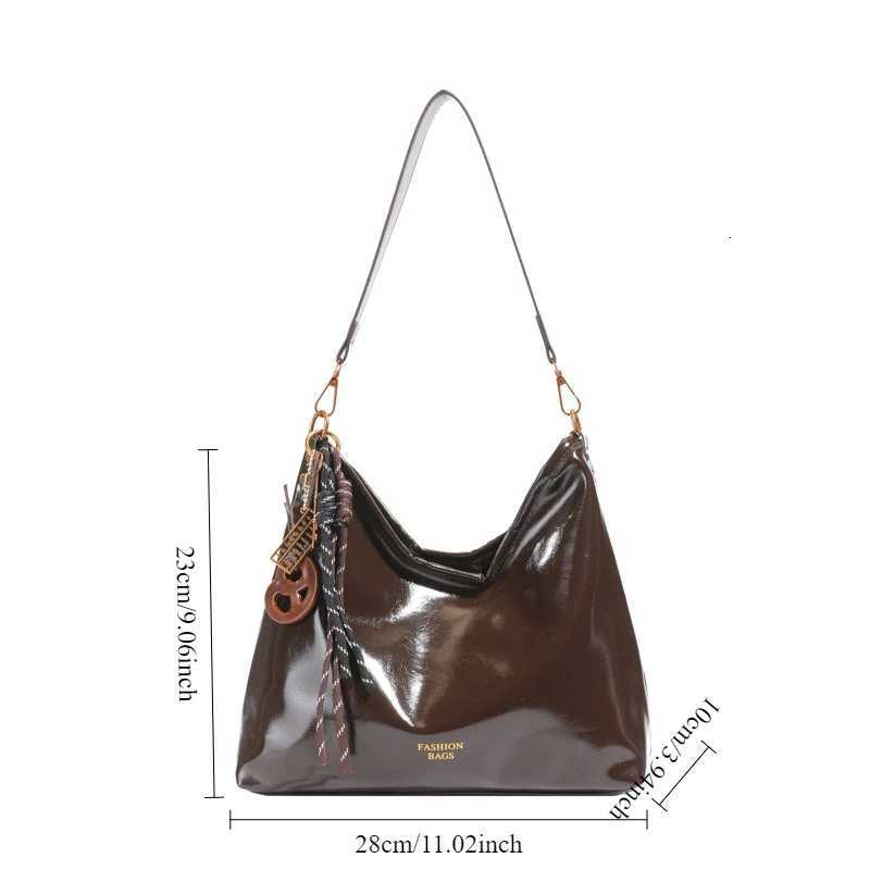 Vintage Large Capacity Bag for Women New Fashionable and Stylish Crossbody Bag Simple Texture Single Shoulder Tote BagsT251020