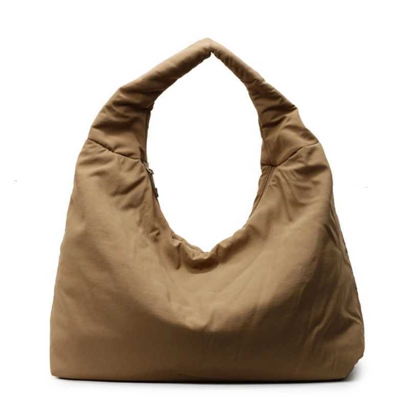 E8FB Womens Nylon Shoulder Bag Spacious and Trendy Slouchy Bag Handbag for StudentT251020