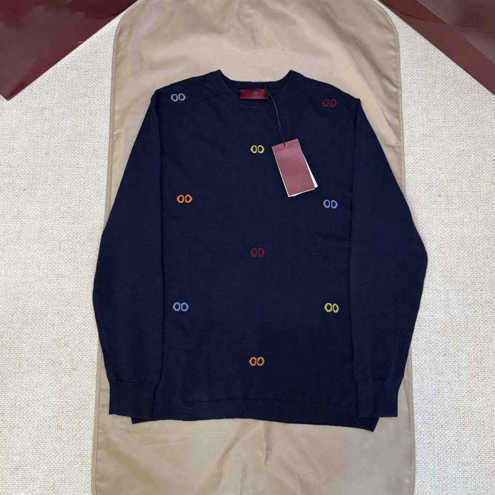 High quality designer men's sweaters, knitted warm pullovers, fashionable and versatile tops, shirts