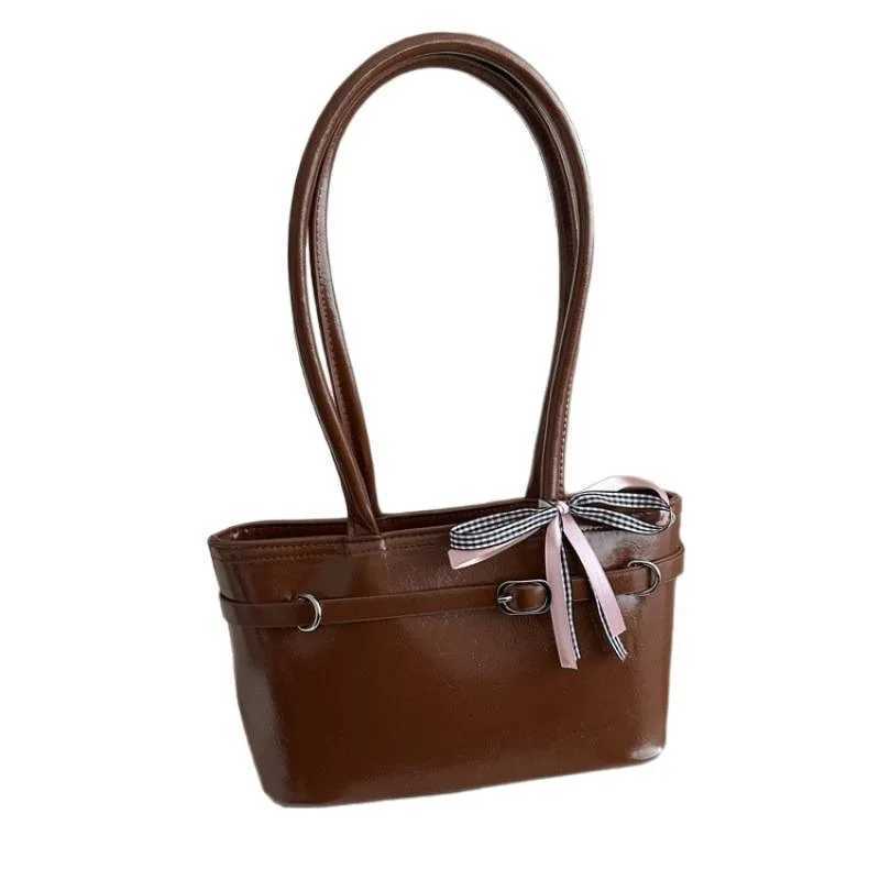 Womens 2025 New LargeCapacity Shoulder Bag Trendy Minimalist Spring Summer VersatileT251020