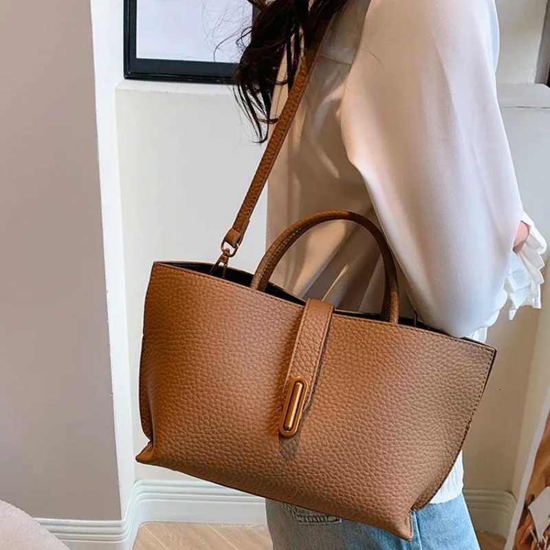 Shoulder Bag Unique Large Capaci Buet Bag Womens Commuter oulder Crossbody Bag Spring Summer New Sle Soft PU Leather HandbagT251020