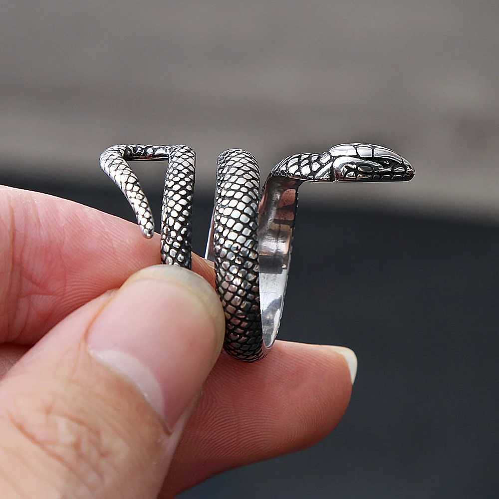 Fashion Vintage 316L Stainless Steel Snake Rings For Men Women Punk Cool Animal Ring Party Couple Amulet Jewelry Gifts J251020