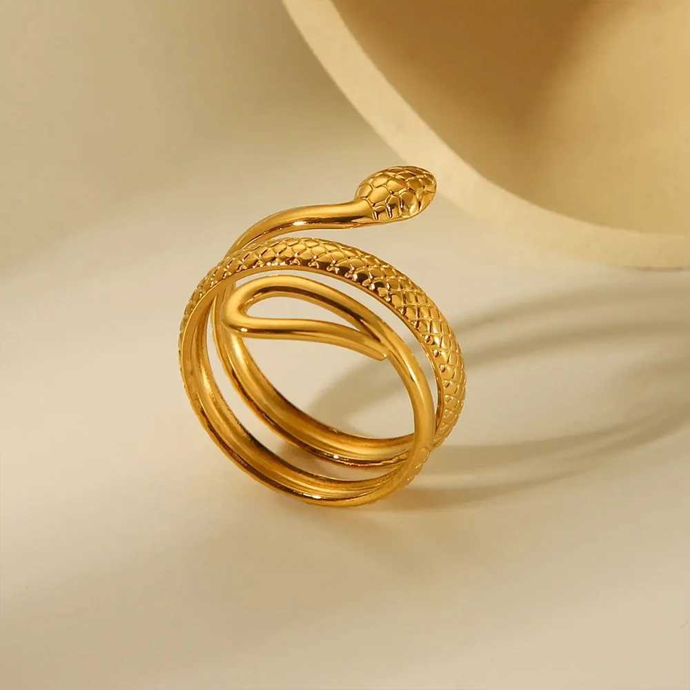 eManco Vintage Popular Hollowed Out Snake Adjustable Titanium Steel Ring Womens Classic Jewelry Holiday Gift J251020