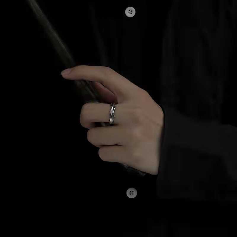 Fashion Simplicity Mobius Ring Opening Adjustable Finger Ring For Men Women Couple Rings Engagement Jewelry Accessories Gift J251020