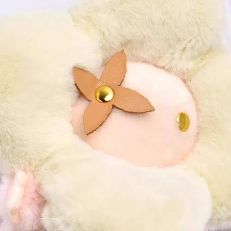Keychain designer Flower doll Women's bag charm Soft plush flower ornaments for handbag decoration and daily carrying Free Shipping