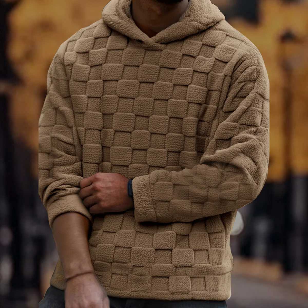 Mens autumn and winter thickened hooded sweatshirt fashionable cut suitable for daily outings sports shopping travel W251020