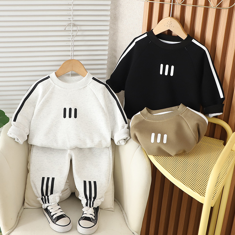 2025 new hot selling striped round neck long sleeved stylish versatile hoodie two-piece set for boys and babies in spring