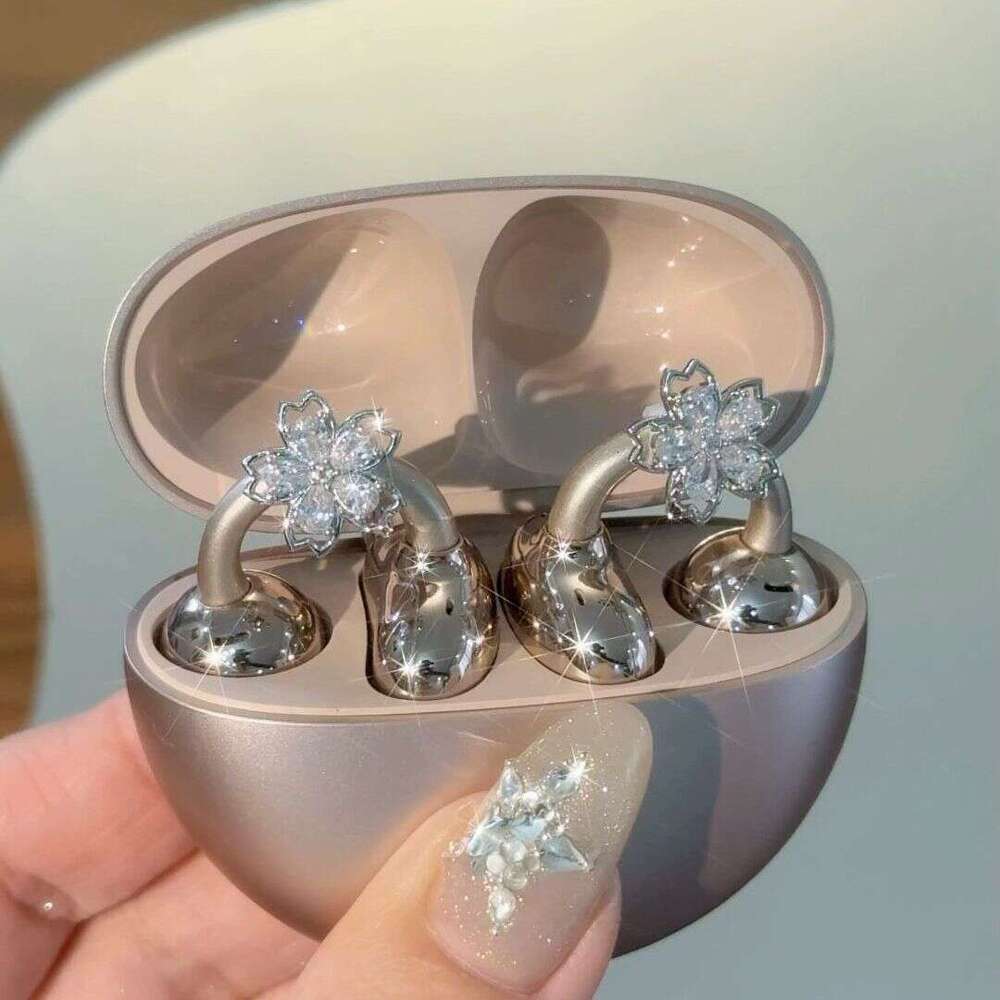 DHCollections-- Suitable for FreeClip Drill Buckle Earphone Accessories Spring Sakura Light Niche Exquisite Design Sense Versatile Elegant