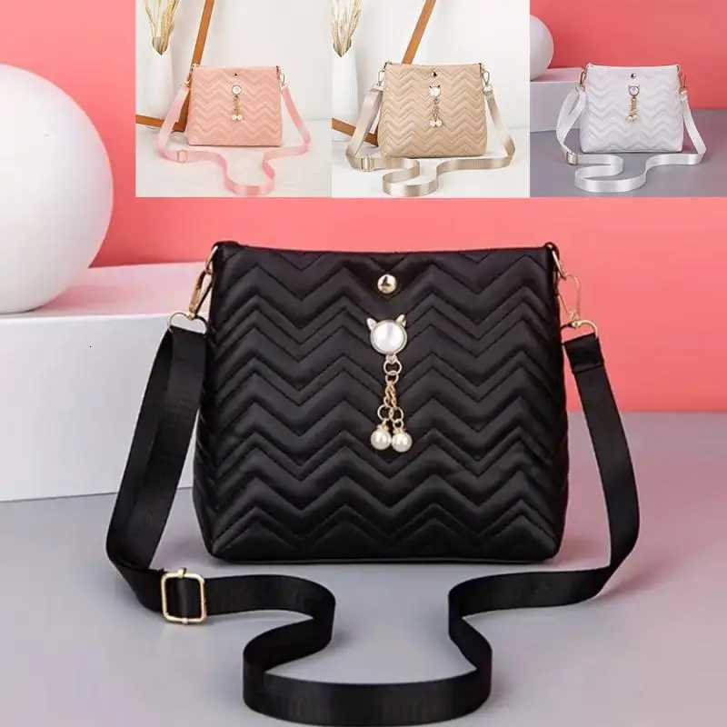 Classy Wavy Stripe Quilted Womens Shoulder Bag Crossbody Bag Versatile Bucket Bags Fashionable Gifts for LadiesT251020