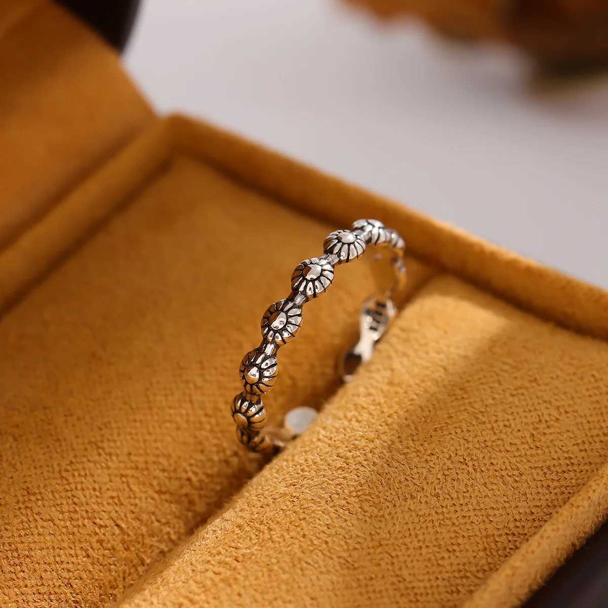Retro Personality National Style Exquisite Flowers 925 Sterling Silver Jewelry Simple Female Opening Rings JZ018 J251020