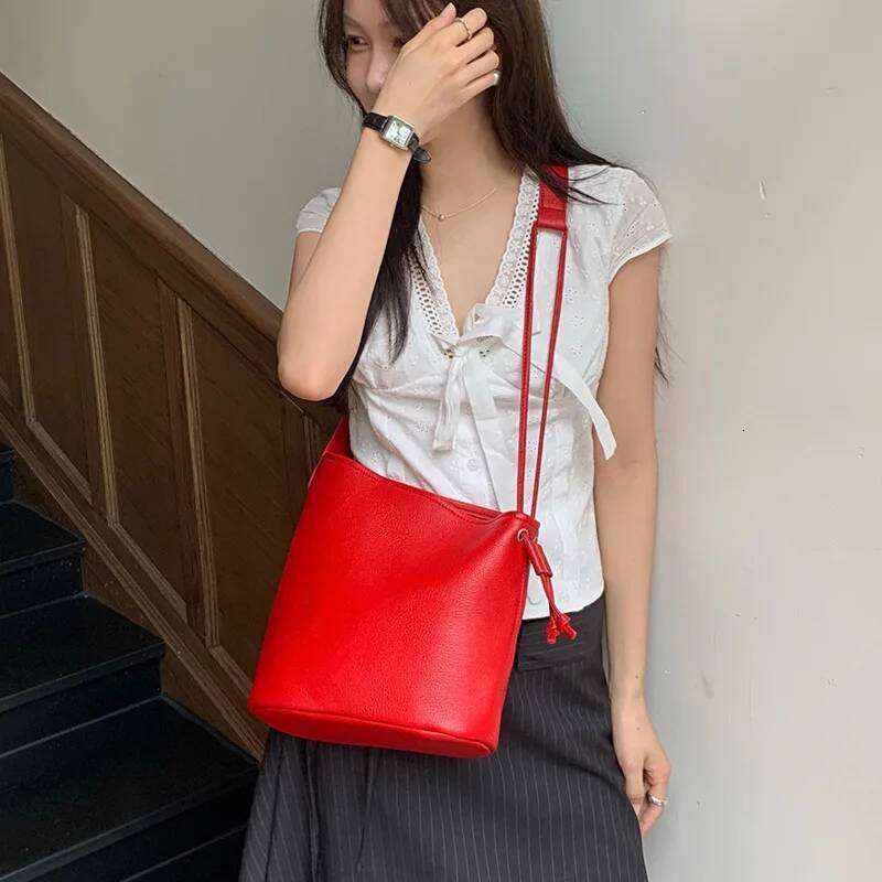Genuine Leather Bucket Underarm New Niche Design Top Layer Cowhide Simple Vintage Women One-Shoulder Crossbody Bag Suotong251020 Suotong1020