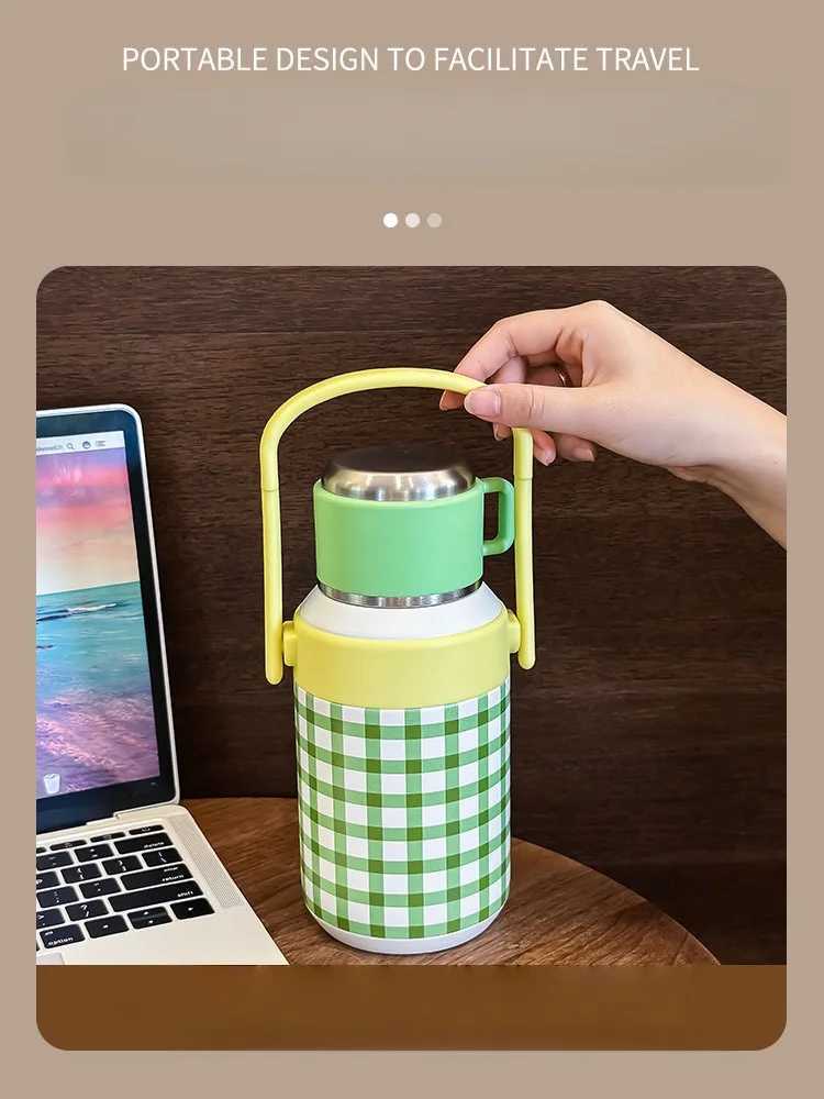 1 pc 800ml Plaid Stainless Steel Insated Water Bottle with Detachable Lid Leakproof Portable Thermos with Handle for Outdoor Y251020