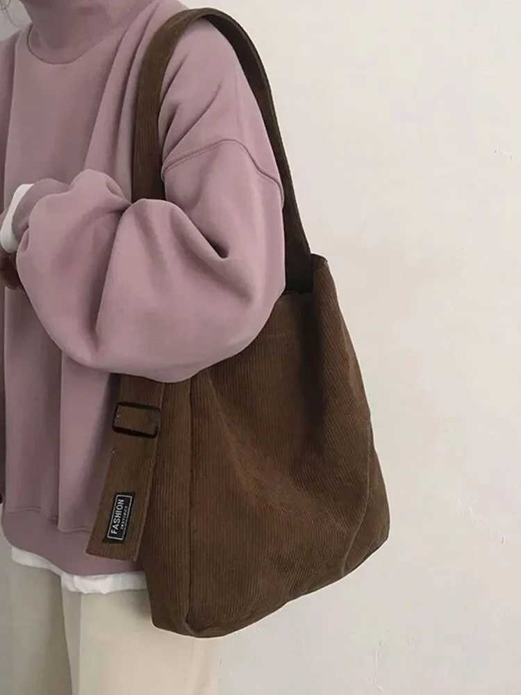Fall and Winter New Retro Corduroy Shoulder Largecapacity Students Class Hundred Crossbody Bag for Women 2025 NewT251020