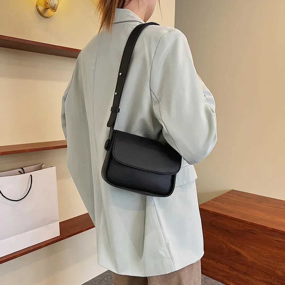 Fashion Trend Crossbody Bags for Women 2022 Green Solid Flap Shoulder Bag Designer Handbags and Purses Small Women Messenger BagT251020