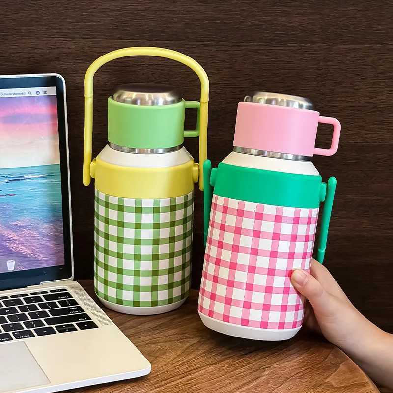 1 pc 800ml Plaid Stainless Steel Insated Water Bottle with Detachable Lid Leakproof Portable Thermos with Handle for Outdoor Y251020