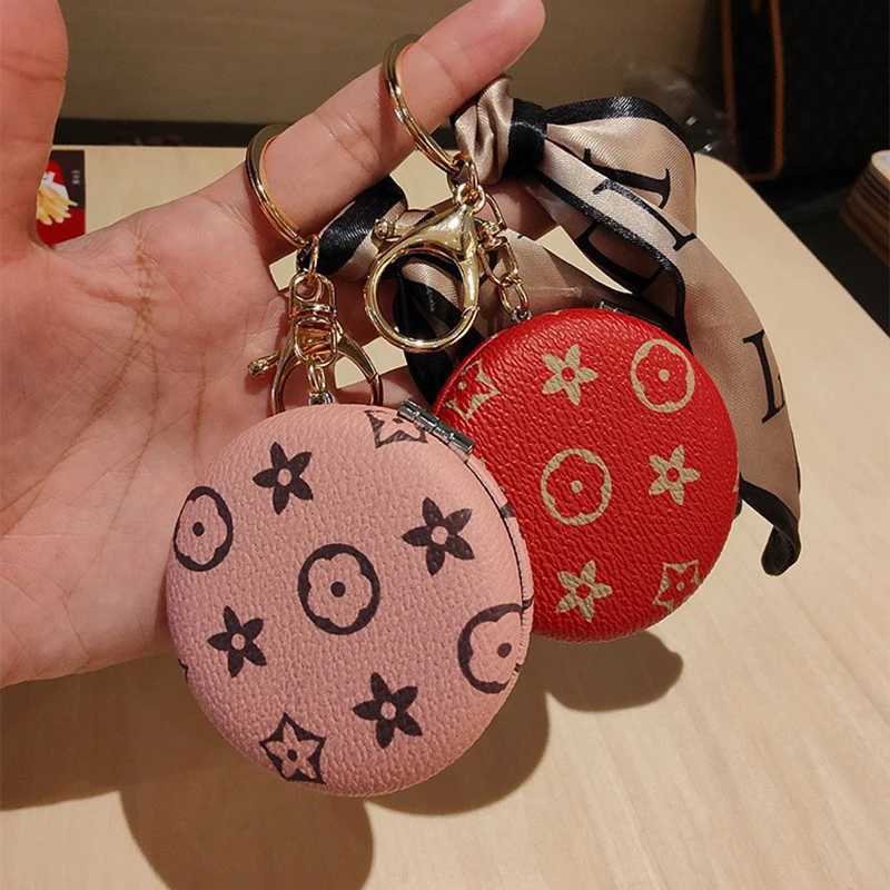 Exquisite Old Flower Leather Makeup Mirror Doublesided Mirror Bag Pendant Key Chain Pendant Small Gift ornaments C251020