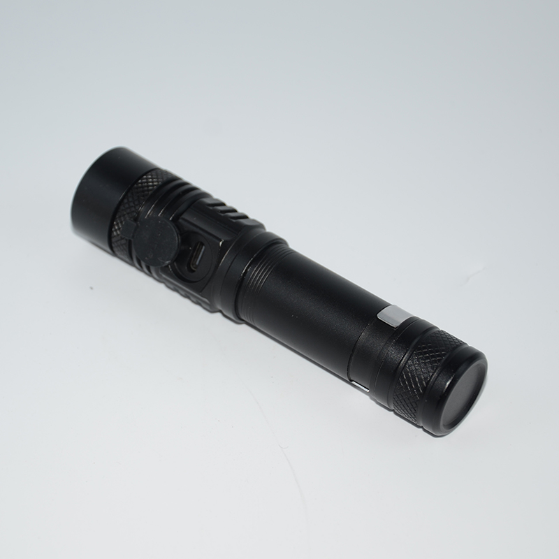 Versatile Waterproof Tactical Torch w/Beam Adjustment TS201