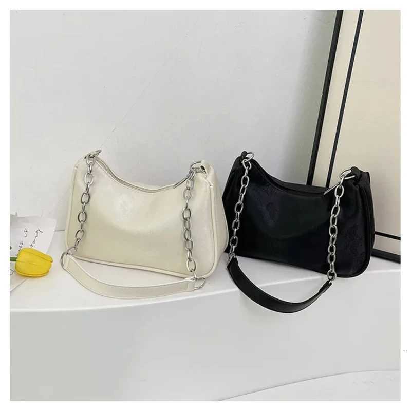 Large Capacity Handbag Simple Chain Womens Bags Classic Style Travering Bags Free Shipping Womens Clutch Bag Luxury Brand BagT251020