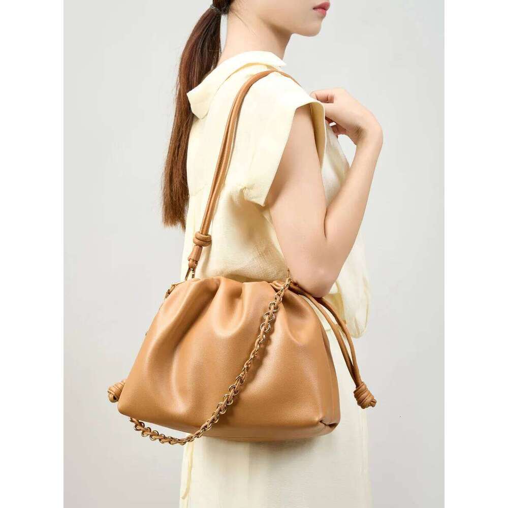 Large Capacity Cowhide Leather Women's Shoulder High-End Handbag Crossbody Dumpling Cloud Bag For Commuting Suotong251020 Suotong1020