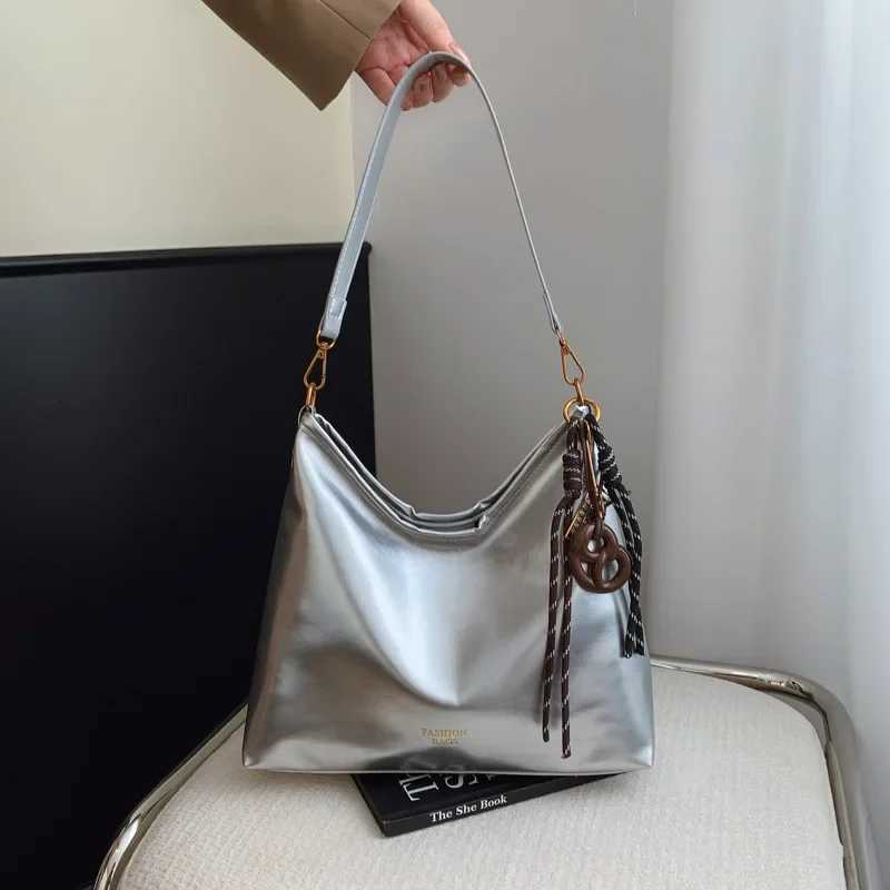 Vintage Large Capacity Bag for Women New Fashionable and Stylish Crossbody Bag Simple Texture Single Shoulder Tote BagsT251020