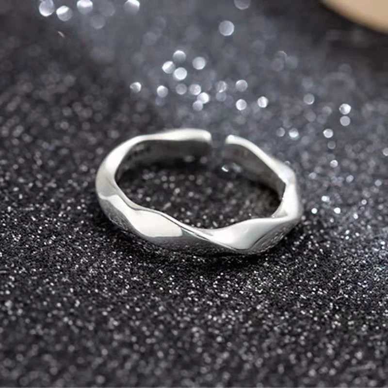 Fashion Simplicity Mobius Ring Opening Adjustable Finger Ring For Men Women Couple Rings Engagement Jewelry Accessories Gift J251020