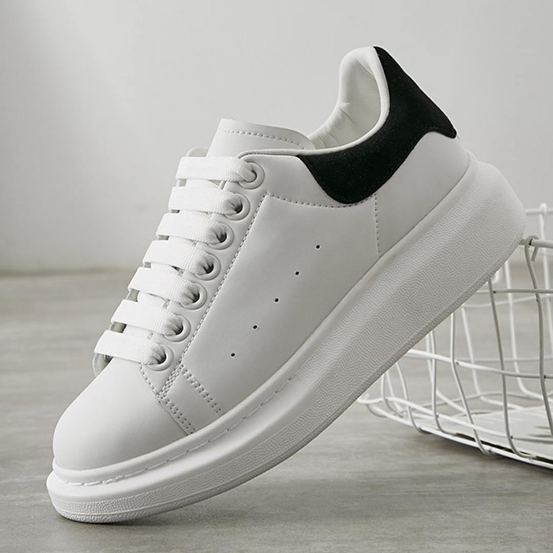 Designer Casual Shoes For Men Women Oversized Sneaker Calfskin Platform Sneakers White Black Velvet Leather Iridescent Fashion Outdoor Mens Trainers Size 35-45