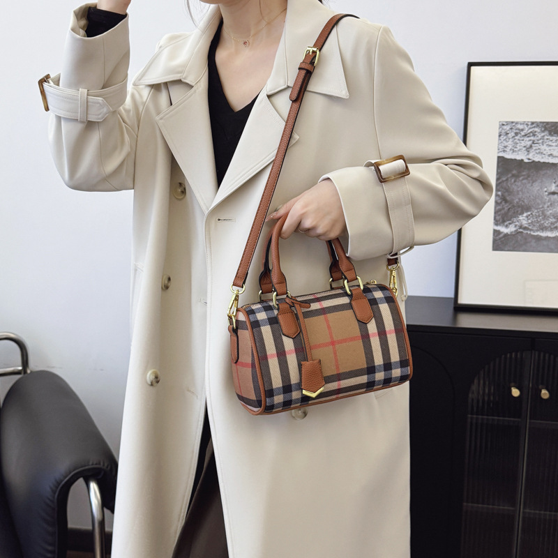 hot free shipping designer shoulder bags Light luxury new check plaid tartan casual handbag fashionable classic lady bag brown