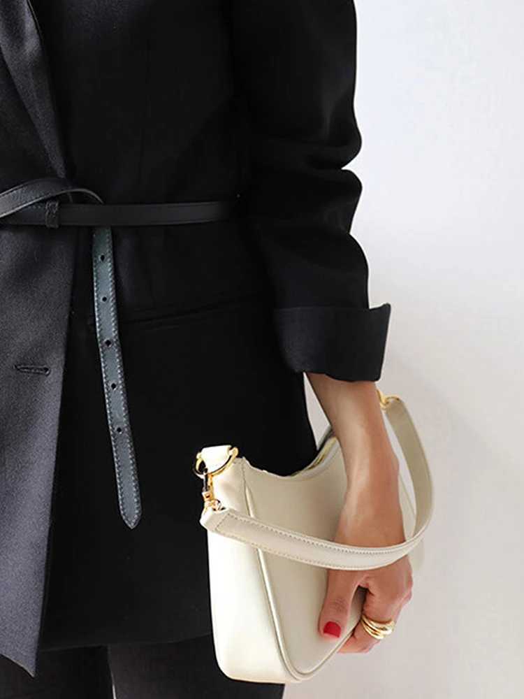 2025 New Fashion Chain Stick Bag Retro Crossbody Bag Shoulder Bag Underarm Bag Versatile Womens Daily Commuter BagT251020