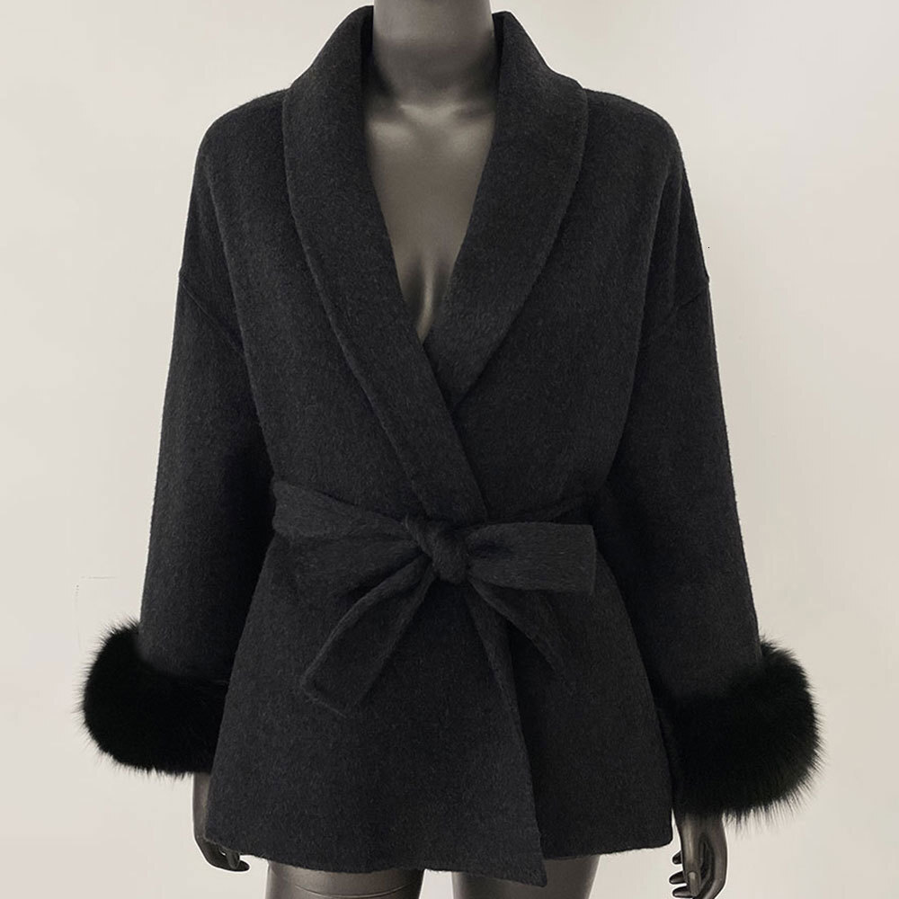 A designer woolen coat for women Real Fox Fur Cuff Large Lapel Double-Sided Wool Coat for Women Short Elegant Bathrobe Woolen Jacket