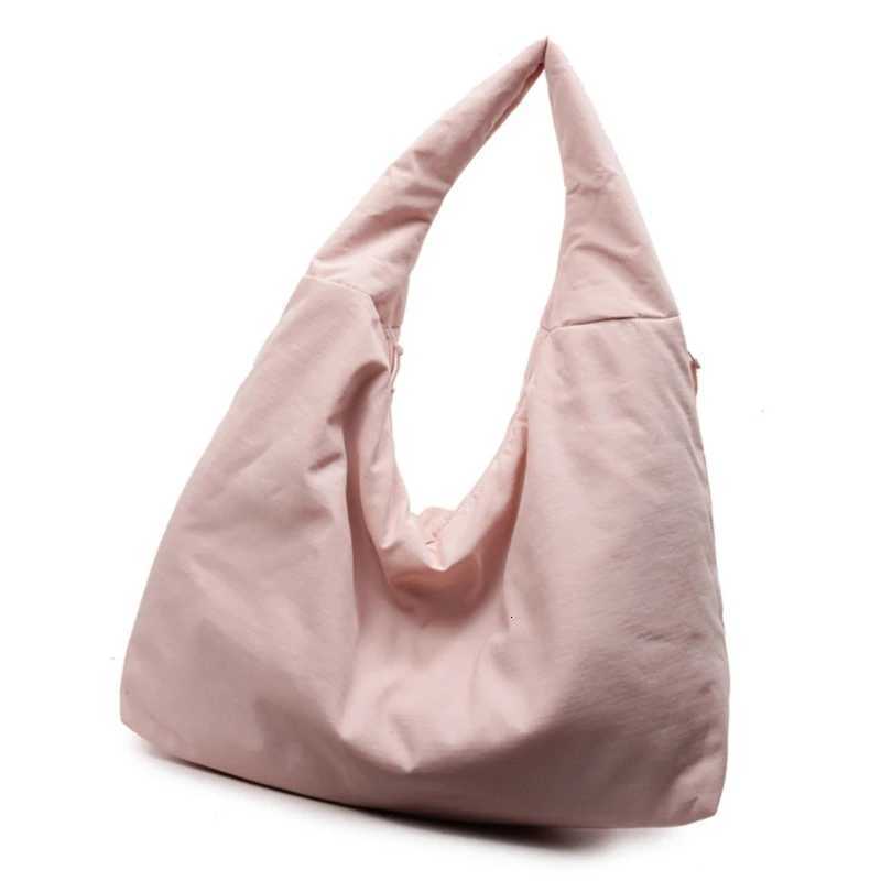 E8FB Womens Nylon Shoulder Bag Spacious and Trendy Slouchy Bag Handbag for StudentT251020