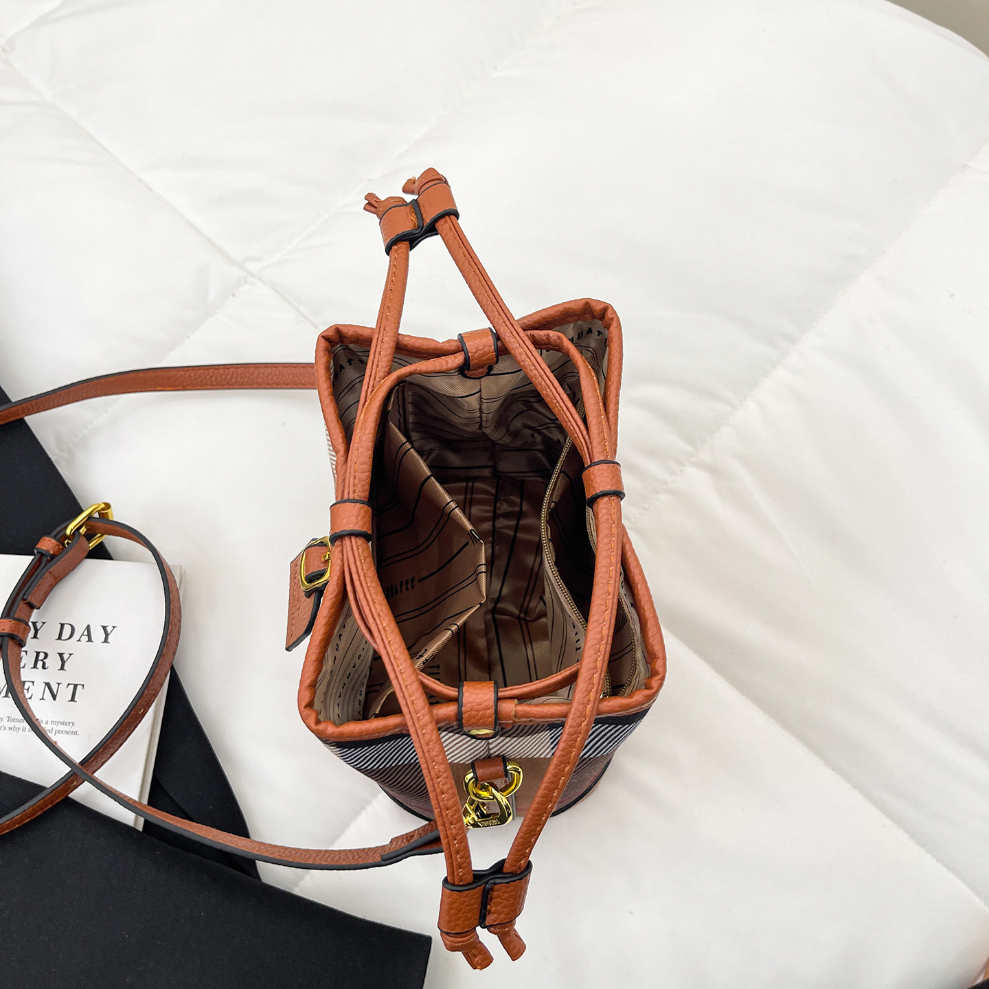 Designer bag free shipping luxury classic check plaid tartan bucket bag 2025 new large capacity shoulder bag for women