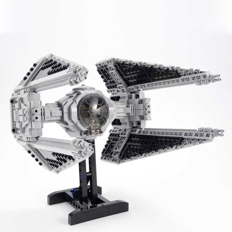 774pcs Star Wars Titanium Fighter Compatible Assembling Building Block Puzzle Toy Set Intergalactic Fighter L251020