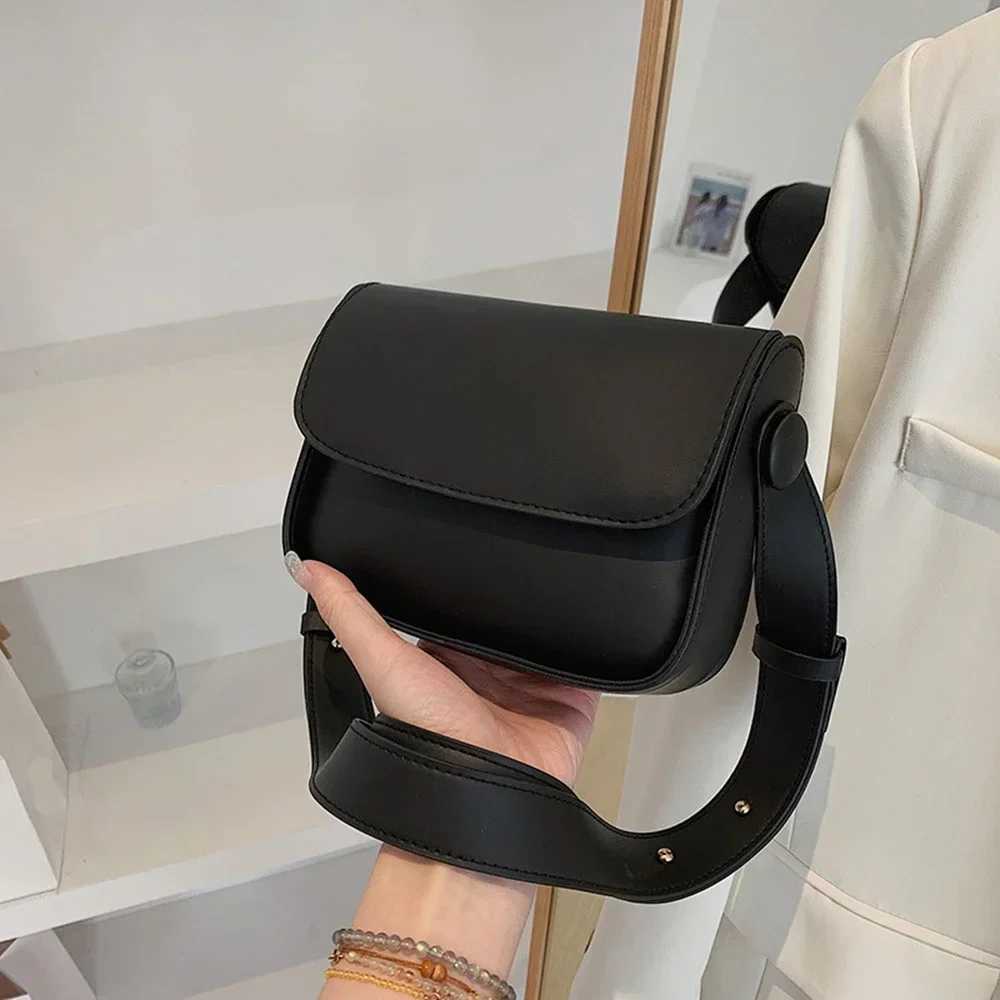 Fashion Trend Crossbody Bags for Women 2022 Green Solid Flap Shoulder Bag Designer Handbags and Purses Small Women Messenger BagT251020