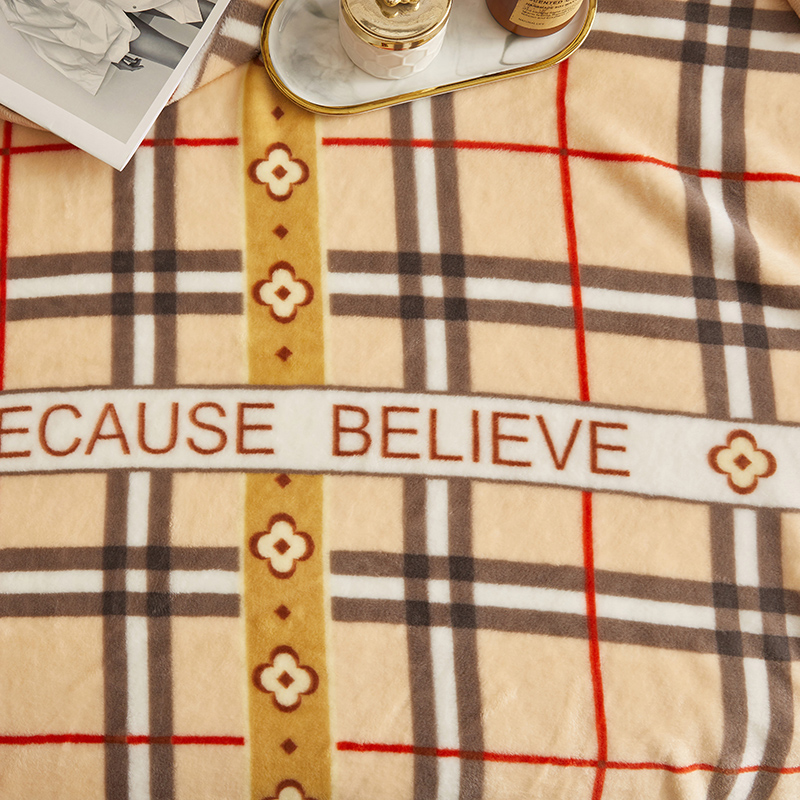 Luxury Designer Blanket Warm Lightweight Super Soft Blanket Office and Room Blanket Hand and Machine Washable for All Seasons