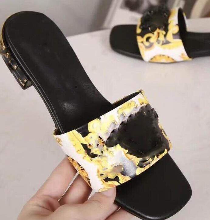 Designer Slippers Flat Shoes Leather Sandals Ladies Beach Sandals