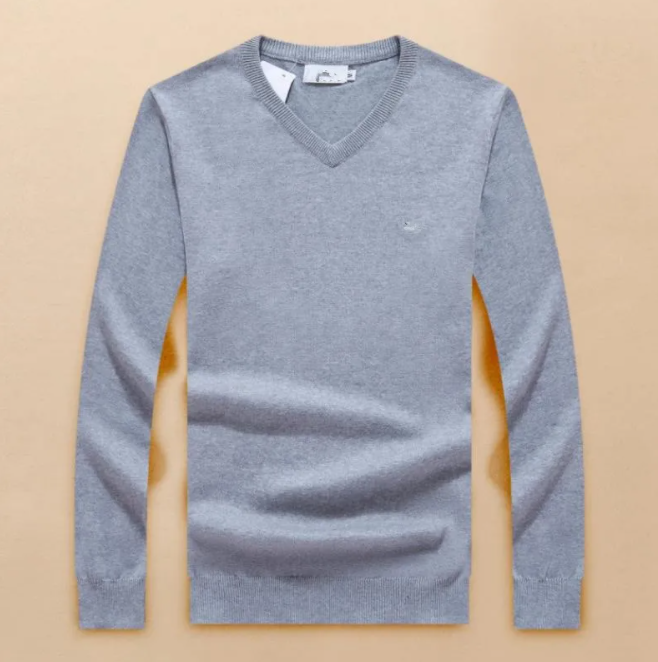 Classic men's crocodile leather V-neck sweater for autumn and winter. Men's pleated sweater knitted in denim fabric. Pure wool sweater set with large size