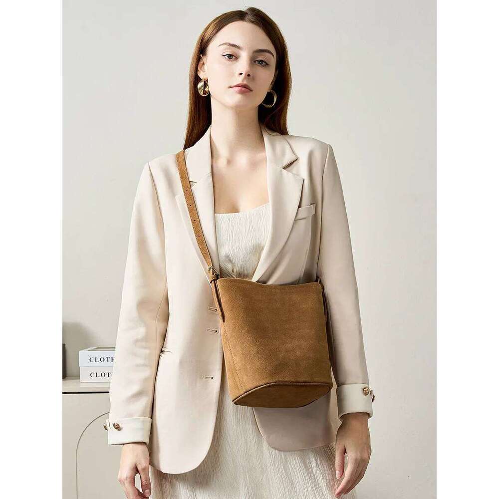 Commuting Lazy Single Shoulder Wandering Women's Bag, Maillard Style Frosted Cowhide Large Capacity Crossbody Bucket Bag Suotong251020 Suotong102