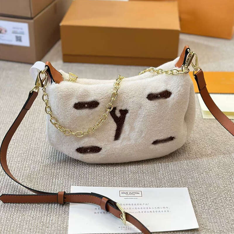 Designer Shoulder Bags Wool Leather Over The Moon Purses Teddy Plush Fashion Chain Woman Tote Bags Handbags Crossbody Bag Hobo
