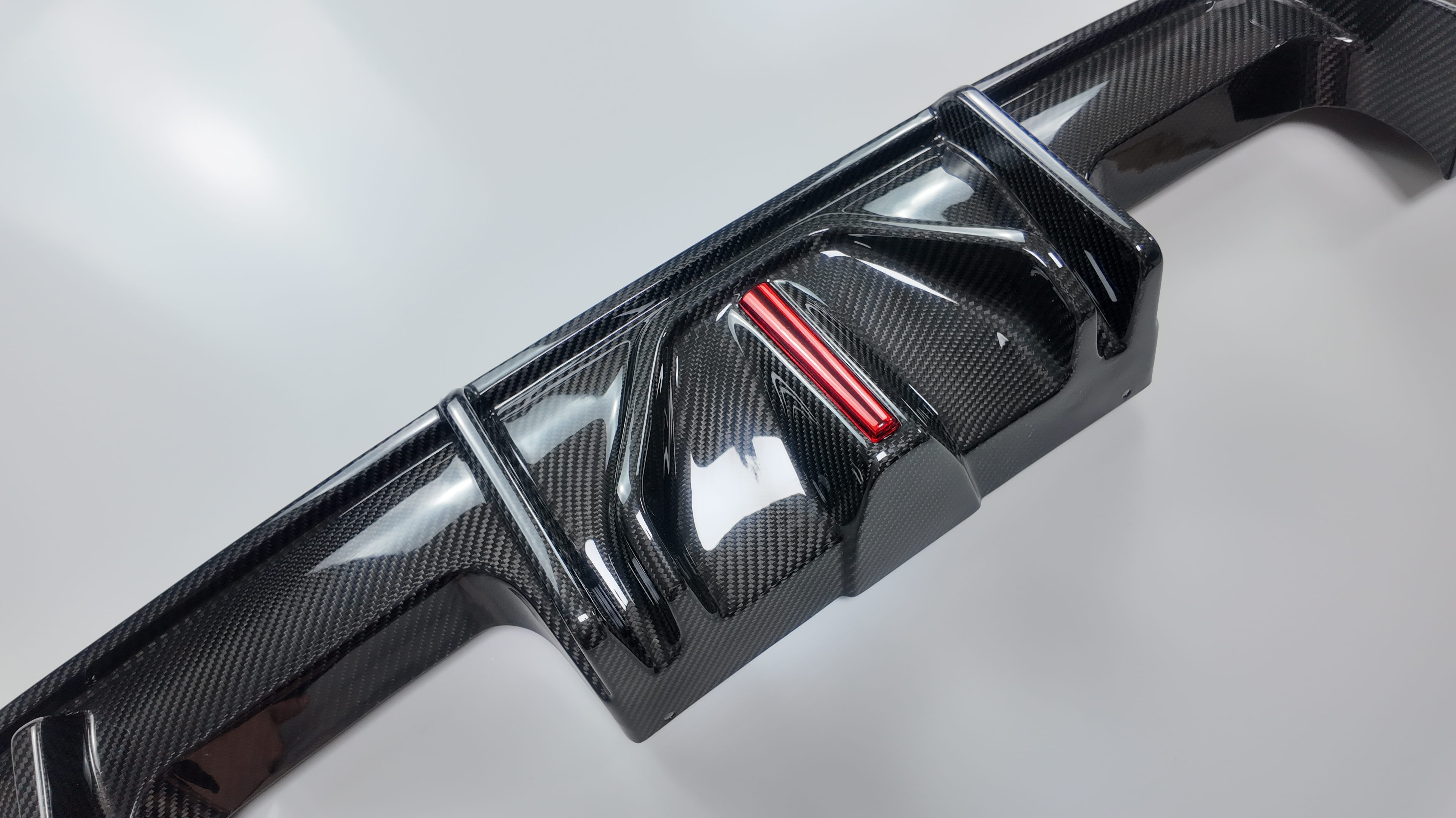 Dry carbon Fiber Car Styling With light Rear Bumper Lip Splitter Diffuser Guard Spoiler For BMW M3 M4 G80 G82 G83 Sedan Coupe