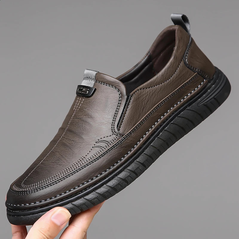 Mens Leather Loafers Non Slip Walking Flats Breathable Outdoor Slip on Casual Shoes for Male Work Office Driving Sneakers Big 48 251013