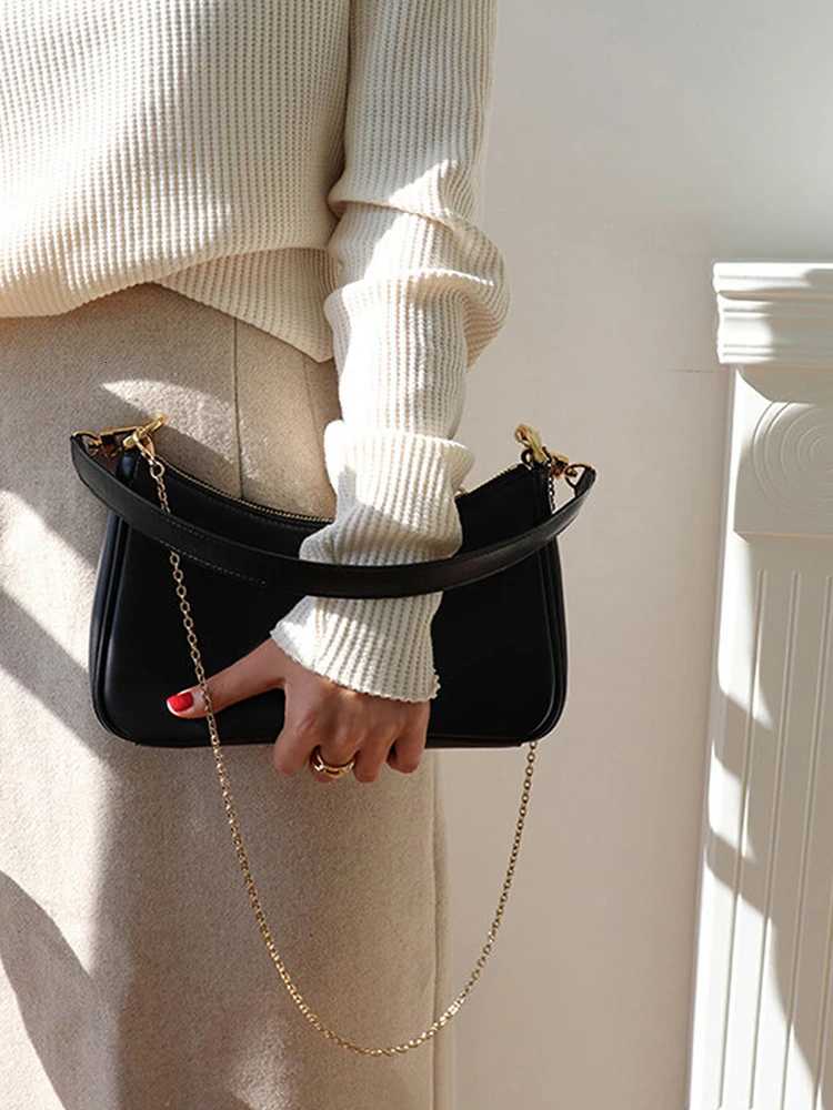 2025 New Fashion Chain Stick Bag Retro Crossbody Bag Shoulder Bag Underarm Bag Versatile Womens Daily Commuter BagT251020