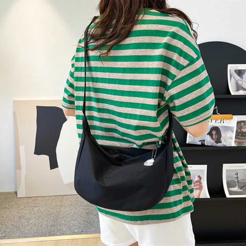 New Women Shoulder Bags Solid Allmatch Simple Fashion Canvas Tote Bag Handbags Large Capacity Colorful Crossbody Bags for WomenT251020