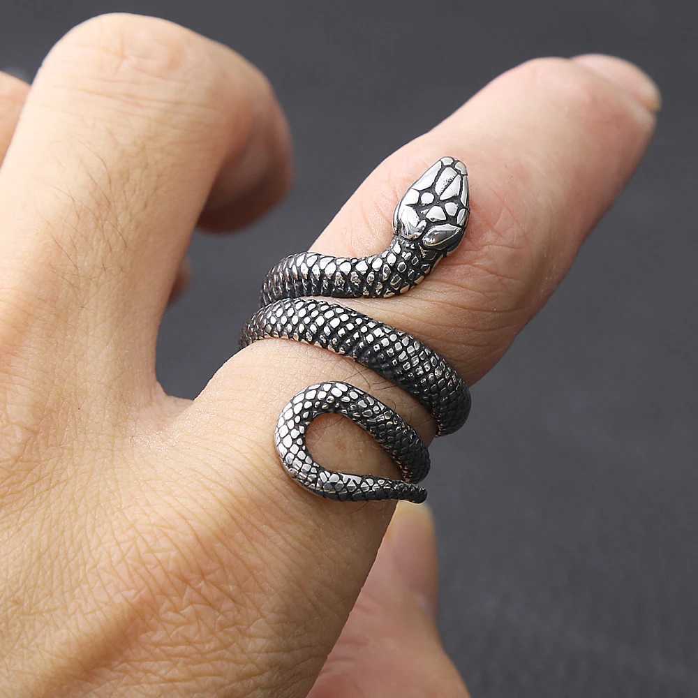 Fashion Vintage 316L Stainless Steel Snake Rings For Men Women Punk Cool Animal Ring Party Couple Amulet Jewelry Gifts J251020