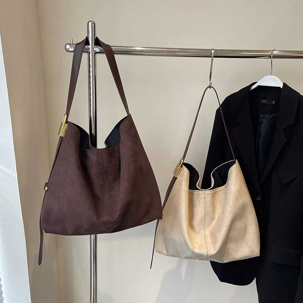 Women Vintage Shoulder Bag Large Capacity Suede Slouchy Crossbody Bag Adjustable Strap Casual Satchel Bag Female Commute BagT251020