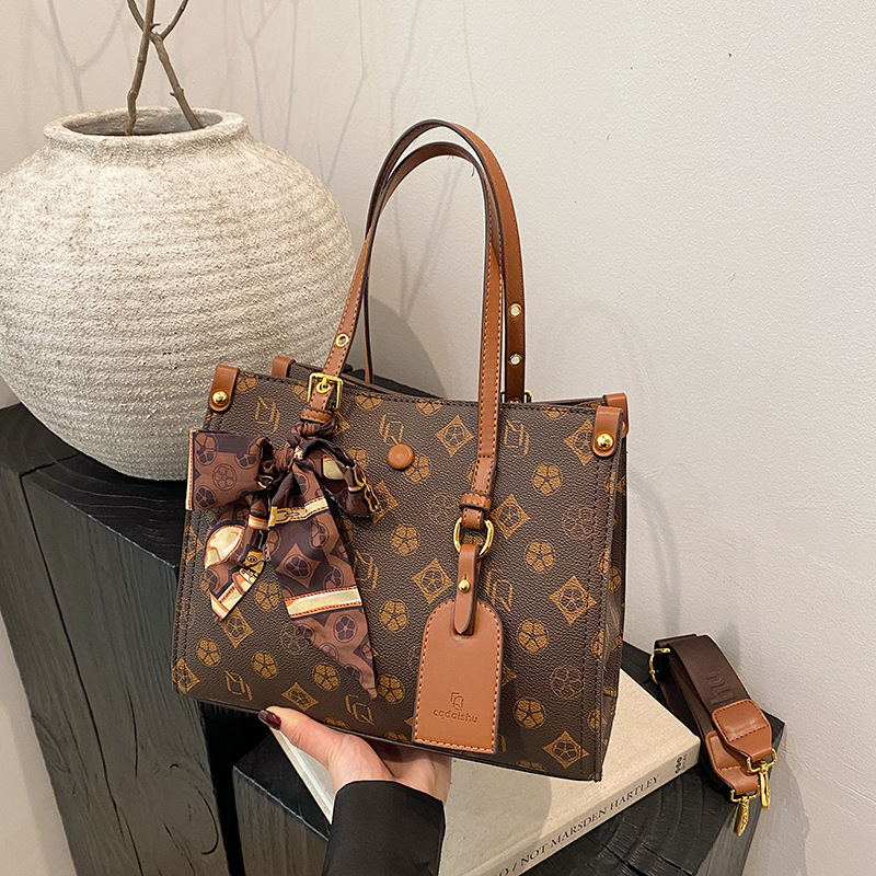 Free shipping Designer Patterned Tote Bag with Scarf Decoration Daily Occasion Wear Fashion Stylish Versatile Trendy Handbag