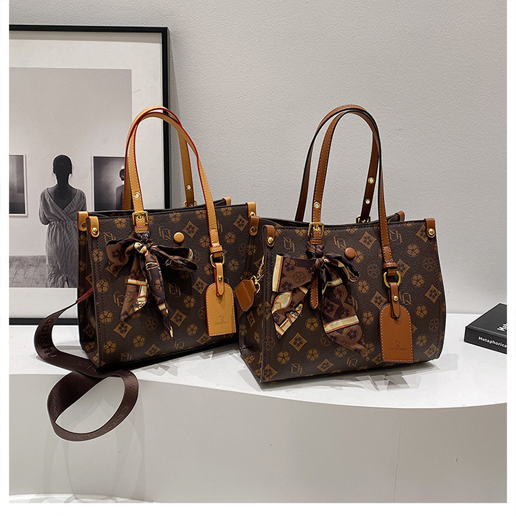 Free shipping Designer Patterned Tote Bag with Scarf Decoration Daily Occasion Wear Fashion Stylish Versatile Trendy Handbag