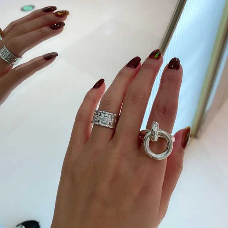 Foxanry Silver Color Engagement Rings for Women Couples New Fashion Creative Circle Pendant Birthday Party Jewelry Gifts J251020