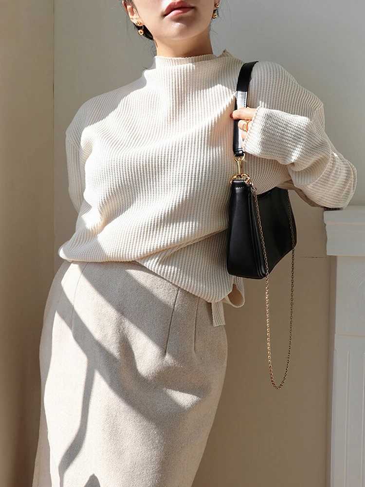 2025 New Fashion Chain Stick Bag Retro Crossbody Bag Shoulder Bag Underarm Bag Versatile Womens Daily Commuter BagT251020