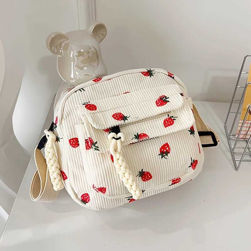 Lovely Grassy Shoulder Bag Strawberry Pattern Multipocket Phone Bag Casual Crossbody Bag Womens Makeup Bag Student BagT251020
